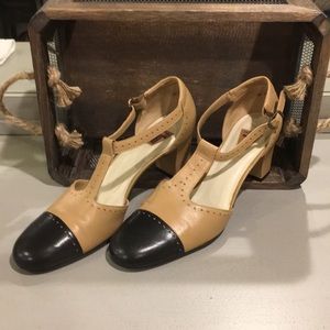 Trotters Tan /Black T-Strap Heels